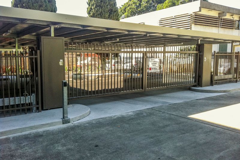 sliding-cantilevered-gates-2